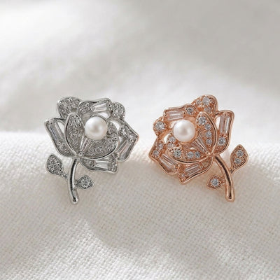 Floral stud earrings